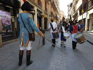XIII Festa Reviu els Setges Napoleònics de Girona. Desfilada pels carrers de Girona