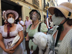 XIII Festa Reviu els Setges Napoleònics de Girona. Desfilada pels carrers de Girona