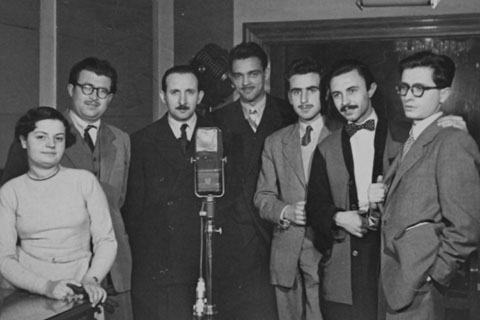 Els membres del grup Postectura entrevistats a Radio Nacional de Barcelona amb motiu de la inauguració de la seva exposició a les Galeries Laietanes. 1950