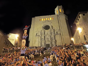 Fires de Sant Narcís 2022. Pilar a les escales de la Catedral