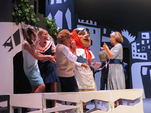 Representació de 'La mosca d'en Quim' per la Fal·lera Gironina