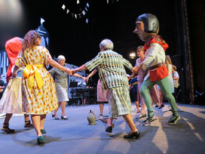 Representació de 'La mosca d'en Quim' per la Fal·lera Gironina