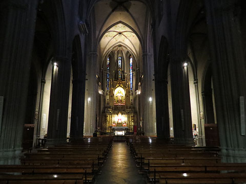 Interior de la nau de l'església del Sagrat Cor