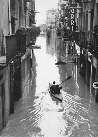 Inundació per desbordament de l'Onyar a l'Argenteria. 1962