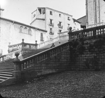 Detall lateral escala de l'escalinata de la catedral. 1895-1905