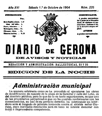 Notícia publicada al 'Diario de Gerona de avisos y notícias' de 1/10/1904 sobre el rebaix del rasant de la plaça de la Catedral