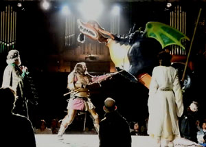 Representaci&oacute; de la Consueta de Sant Jordi cavaller a la nau g&ograve;tica de la Catedral