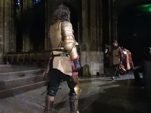 Representaci&oacute; de la Consueta de Sant Jordi cavaller a la nau g&ograve;tica de la Catedral