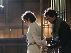 Representaci&oacute; de la Consueta de Sant Jordi cavaller a la nau g&ograve;tica de la Catedral