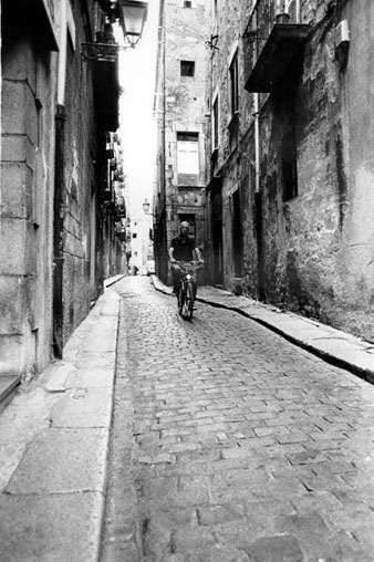 El carrer de les Ferreries Velles des de la plaça del Vi. 1989