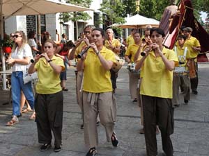 Cercavila de la Flama del Canigó 2023 fins la plaça del Vi
