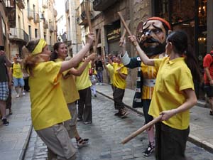 Cercavila de la Flama del Canigó 2023 fins la plaça del Vi