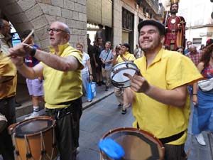 Cercavila de la Flama del Canigó 2023 fins la plaça del Vi