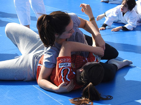 Judo a la plaça Salvador Espriu