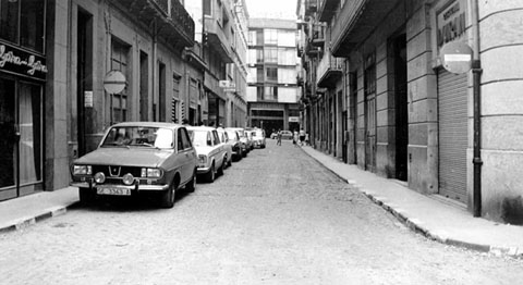 El carrer del Nord. Al fons, el carrer Hortes. 1973