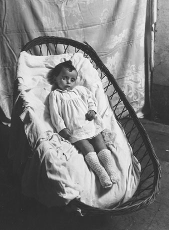 Retrat del post mortem d'un infant. 1932