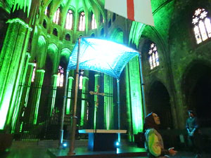 SRepresentaci&oacute; de la Consueta de Sant Jordi cavaller a la nau g&ograve;tica de la Catedral