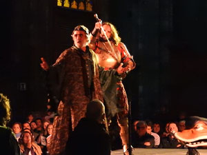 SRepresentaci&oacute; de la Consueta de Sant Jordi cavaller a la nau g&ograve;tica de la Catedral