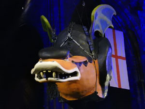 SRepresentaci&oacute; de la Consueta de Sant Jordi cavaller a la nau g&ograve;tica de la Catedral