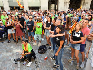 Diada Nacional 2024. Concentraci&oacute; a la pla&ccedil;a del Vi, lectura del manifest i cant de Els Segadors