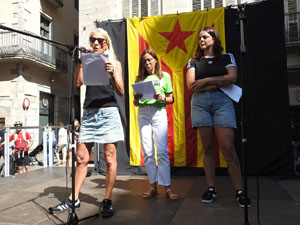 Diada Nacional 2024. Concentraci&oacute; a la pla&ccedil;a del Vi, lectura del manifest i cant de Els Segadors
