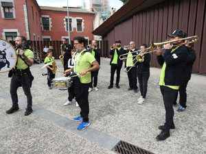 Fires de Sant Narc&iacute;s 2023. Cercavila de gegantons amb la Girona Marxing Band