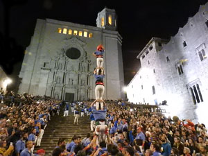 Fires de Sant Narcís 2023. Pilar a les escales de la Catedral