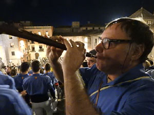 Fires de Sant Narc&iacute;s 2023. Pilar a les escales de la Catedral