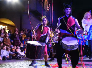 Ballades a la pla&ccedil;a del Vi