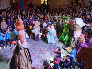 Ballades a la pla&ccedil;a del Vi