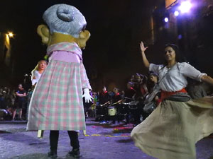 Ballades a la pla&ccedil;a del Vi