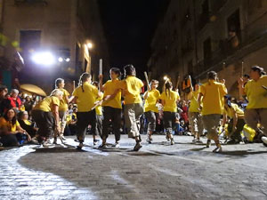 Ballades a la pla&ccedil;a del Vi