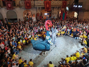 Ballades a la pla&ccedil;a del Vi