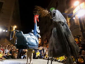 Ballades a la pla&ccedil;a del Vi