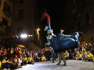 Ballades a la pla&ccedil;a del Vi