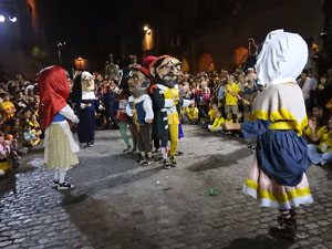 Ball de l'&agrave;liga, capgrossos i gegants