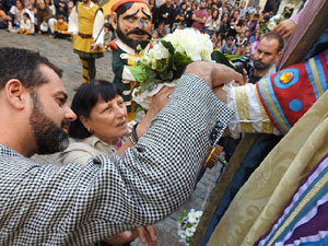 Toc de Rams. Cerimònia del canvi de rams de les gegantes