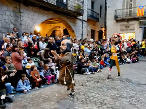 Fires de Sant Narc&iacute;s 2024. Passejada amb els capgrossos pels carrers del Barri Vell