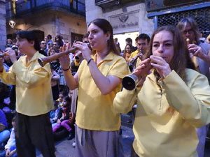 Fires de Sant Narc&iacute;s 2024. Passejada amb els capgrossos pels carrers del Barri Vell