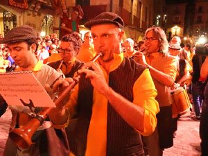 Ballades a la pla&ccedil;a del Vi