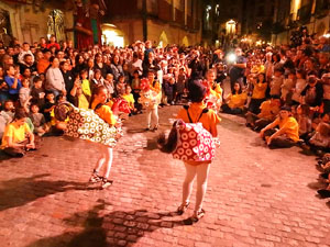 Ballades a la pla&ccedil;a del Vi