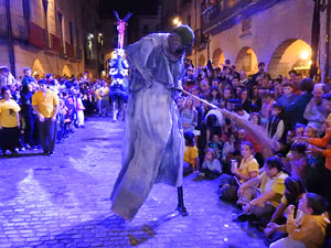 Ballades a la pla&ccedil;a del Vi