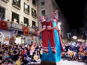 Ballades a la pla&ccedil;a del Vi