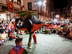 Ballades a la pla&ccedil;a del Vi