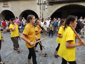 Arribada a la pla&ccedil;a del Vi i ball de l'&Agrave;liga de la Ciutat
