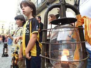 Arribada a la pla&ccedil;a del Vi i ball de l'&Agrave;liga de la Ciutat