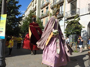 Cercavila de la Flama del Canig&oacute; 2024 fins la pla&ccedil;a del Vi