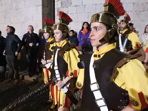 Setmana Santa 2024 a Girona. Sortida dels Manaies per lliurar el Penó