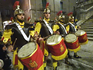 Setmana Santa 2024 a Girona. Sortida dels Manaies per lliurar el Pen&oacute;