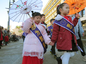 Celebració de l'any nou xinès, el 4723, any de la Serp, a Girona